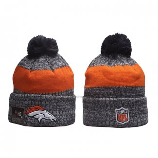 Gorro Beanie Denver Broncos New Era Sideline 2023 Naranja Gris